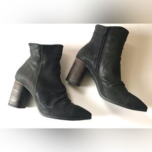 #066 2.5" Black Slouchy Ankle Boots | Sz 39 U.S. 7.5 | Bueno NWOT